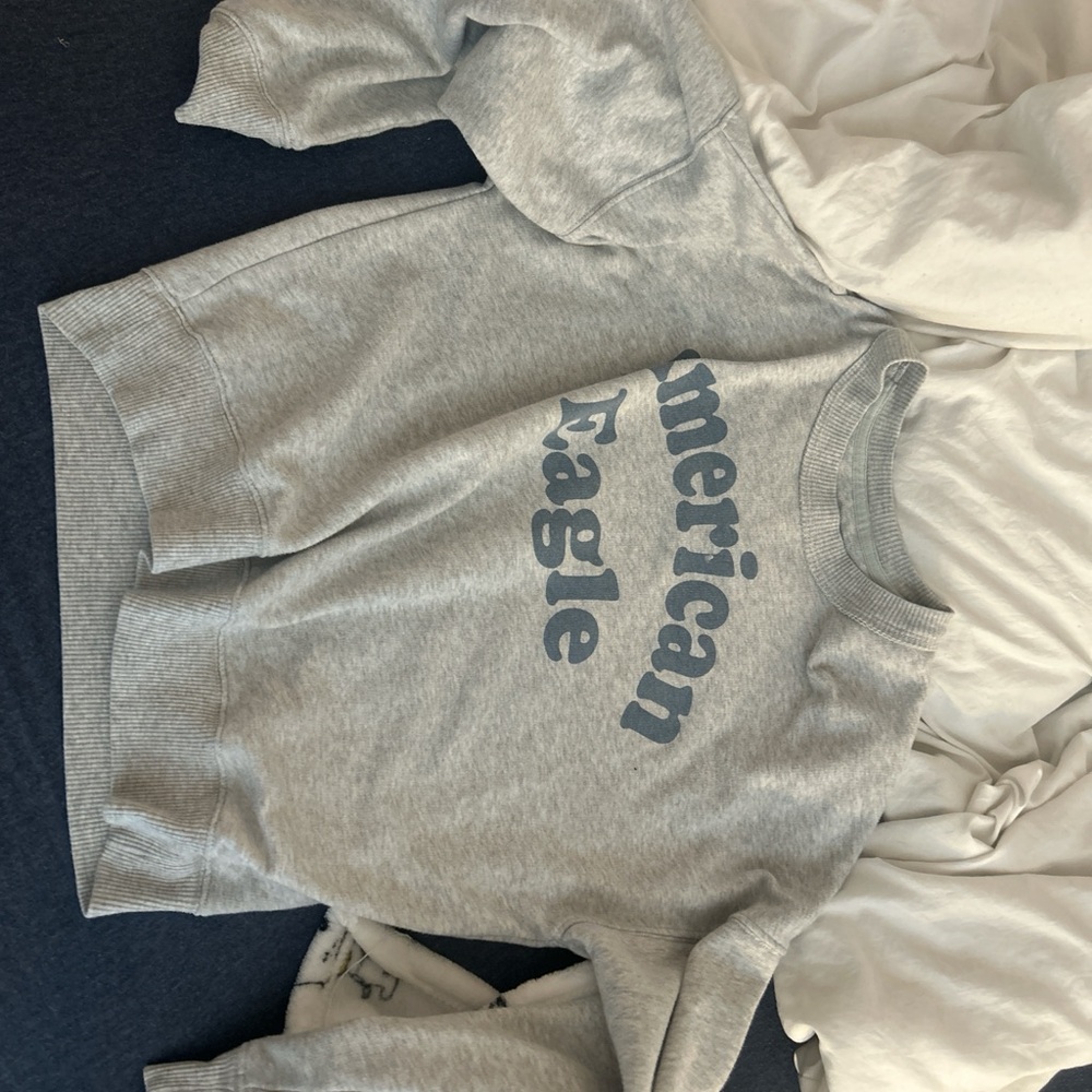 American Eagle Light Gray Pullover